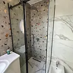 Xhimi's Seaside Appartement *