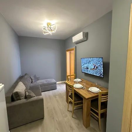 Xhimi's Seaside Apartment