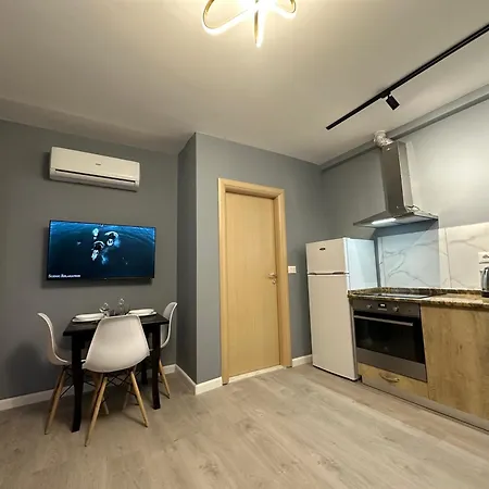 Xhimi's Seaside Apartment *