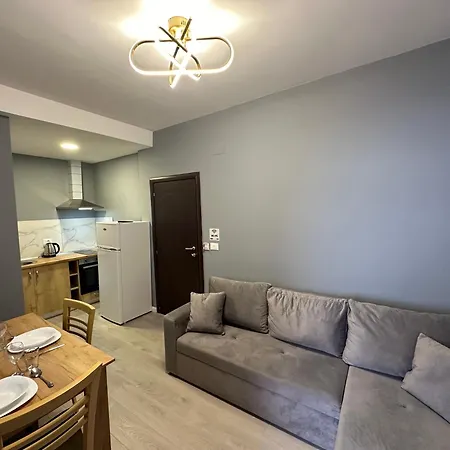 Xhimi's Seaside Apartment *