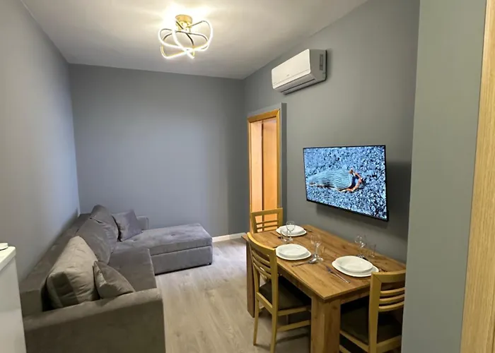 Xhimi's Seaside Apartment